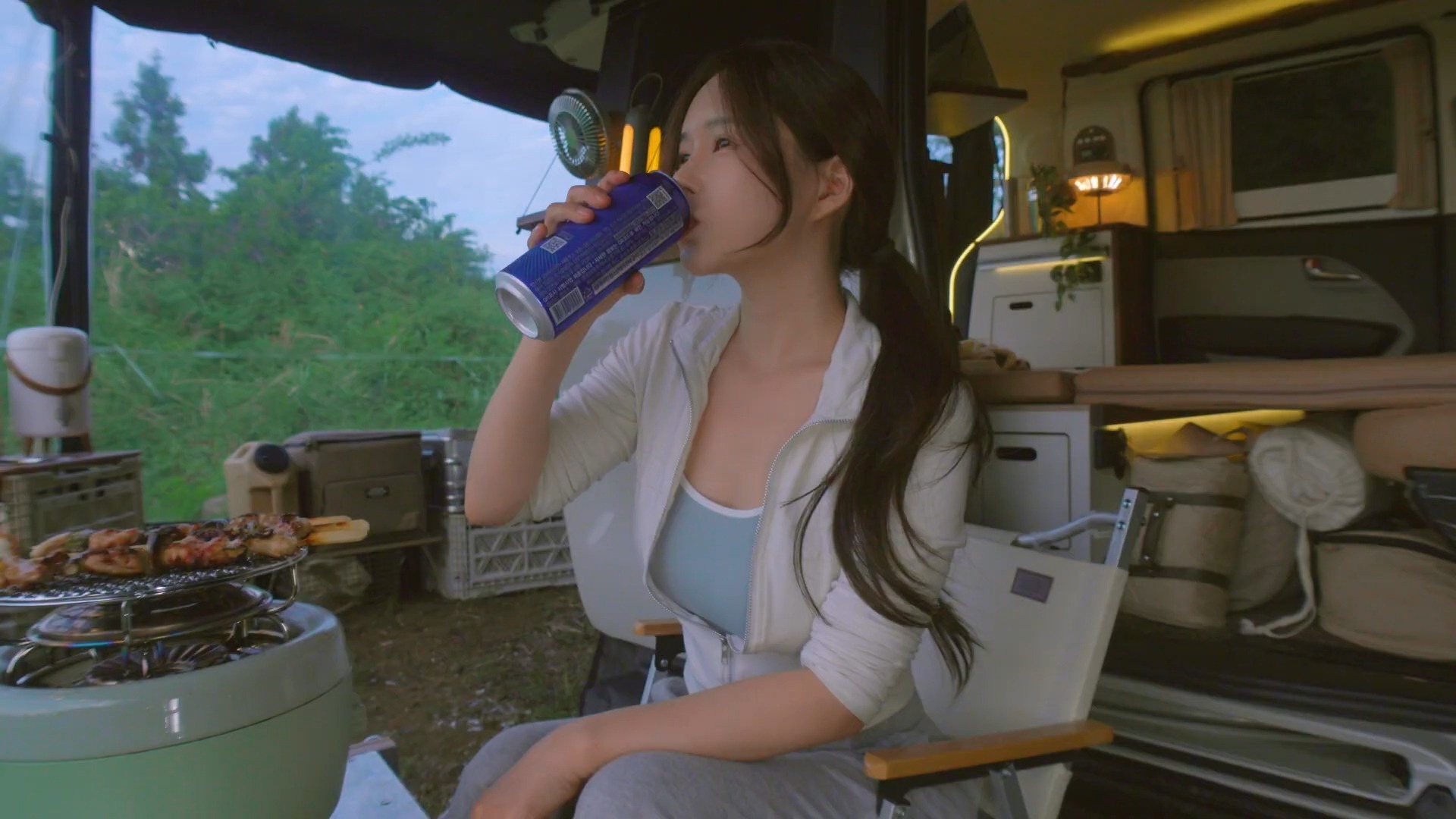 以色列空袭黎巴嫩东部致12死 真主党称其为“重大升级”